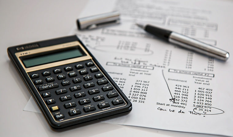 The idea of a link tax is getting mixed reviews in Canada.