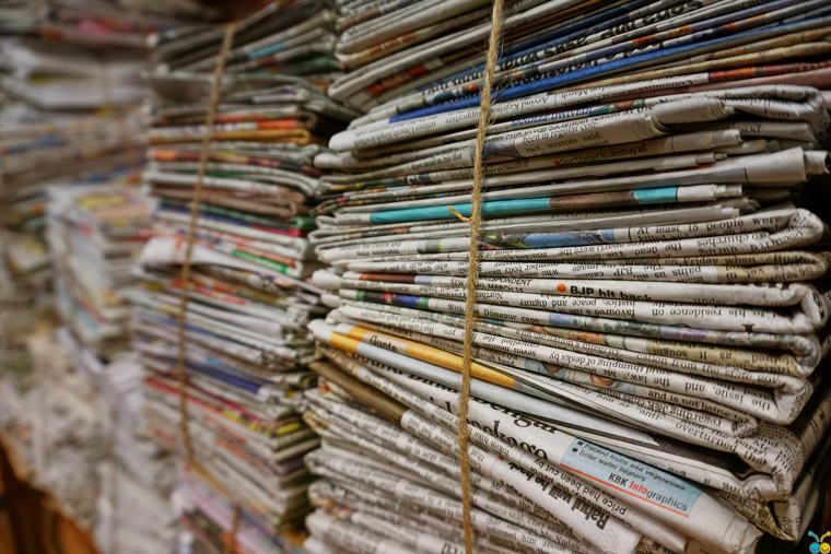 Print newspapers in India are primarily distributed in single-copy sales and supported by advertisers. Photo courtesy of Pexels from Pixabay.