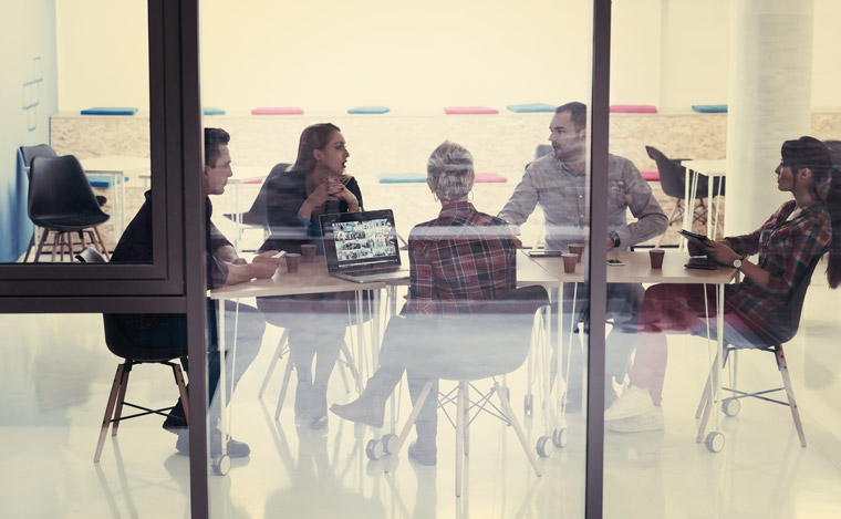 Mediahuis restructured its sales team in a digital direction, reducing its size and changing in-person client visits. 