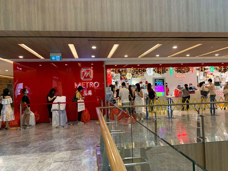 Singapore shoppers were eager to get back into brick-and-mortar shops this holiday season.