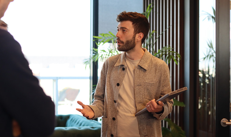Lucas Brouwers, deputy editor-in-chief at NRC, shared detailed information about the company's audio strategy.