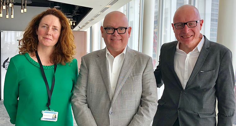 News Corp global CEO Robert Thomson and News UK CEO Rebekah Brooks unexpectedly dropped by the start of the INMA Media Subscriptions Study Tour at The Times in London.