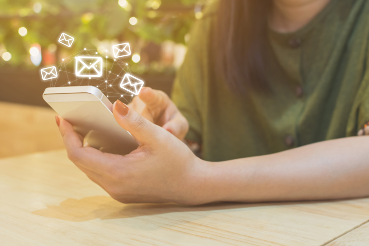 Sending push notifications when they are most likely to be noticed and read is essential for their reach and success.