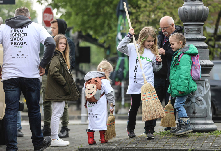 The largest single coordinated clean-up operation in Croatian history gathered 5,000 volunteers, collecting around 100 tons of waste at 30 locations.