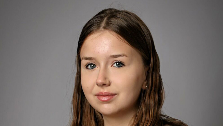 Emely Frantzen committed suicide at the age of 12. Her parents bravely shared her and their story In Dagbladet, which sparked a national debate on bullying.