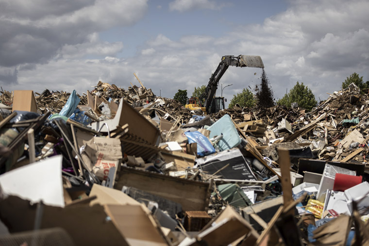 The flood inflicted a massive amount of damage on the area and took 180 lives.