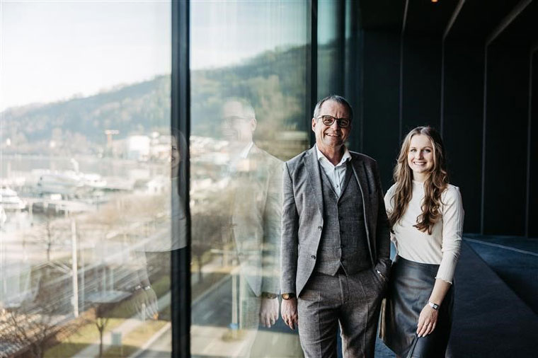 Bertram Strolz and Mirijam Haller at the Vorarlberg Museum, discussing mental strength and well-being. Photo courtesy VN/Sams