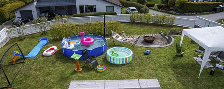One of the campaigns showed Biltema Mads building a backyard waterpark.
