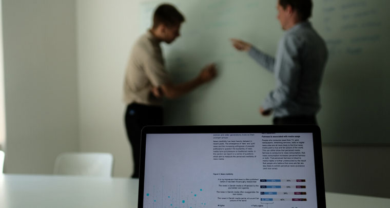 The Constructive News Mirror offers insights into how new media companies can improve the quality of their content.