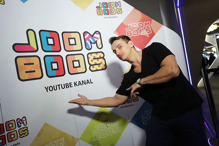 JoomBoos is the YouTube channel launched by 24sata in conjunction with its live video news platform.