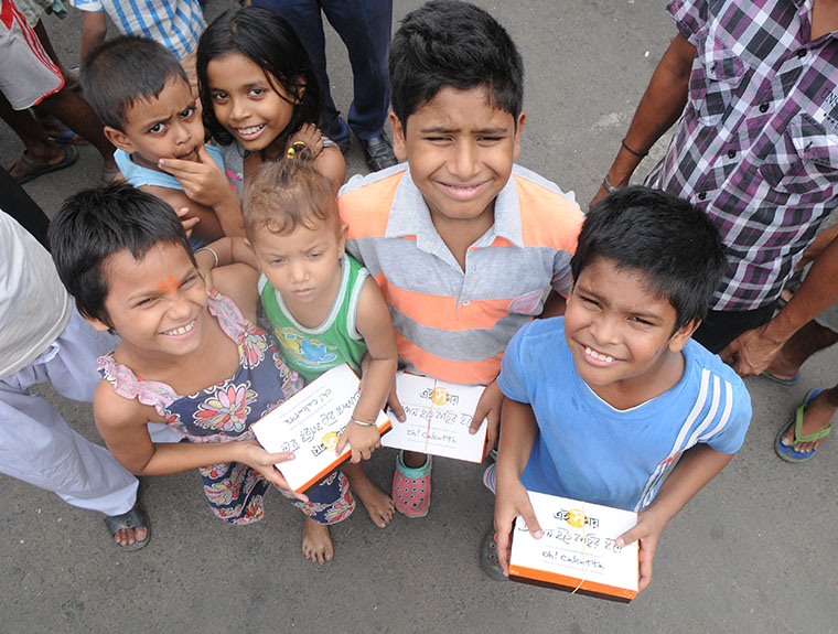 Children of Kolkata received food, vaccines, and other assistance during Ei Samay's Durga Puja campaign.