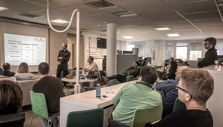 Johannes Lindén, machine learning researcher at Mittmedia, presents a natural language processing model based on data stored within the Soldr platform.