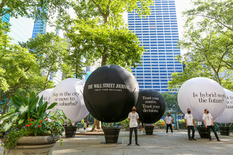Key questions were magnified with a “thought bubble” installation at Bryant Park that invited those returning to work in New York City to catch up with co-workers and chat about big decision moments over a free coffee.