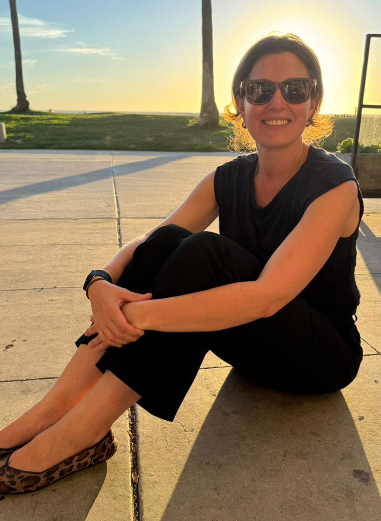 INMA Product and Tech Initiative Lead Jodie Hopperton models her Meta Ray-Ban smartglasses.