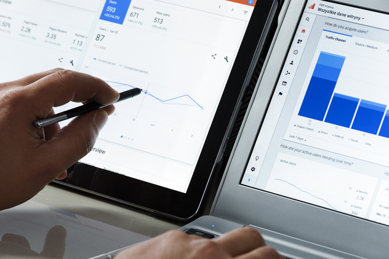 Google Trends is a an option for news media companies' data collecting strategy.