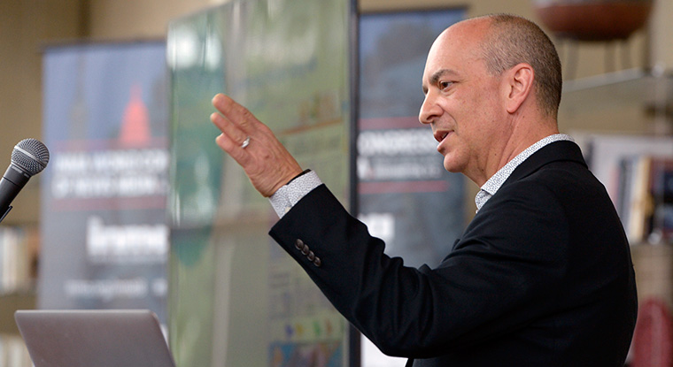 Steve Shrout describes the performance expectations for sales staff at Metro English Canada.