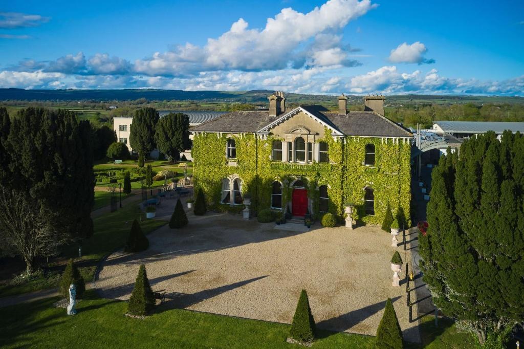 Lyrath Estate and its gardens from the air