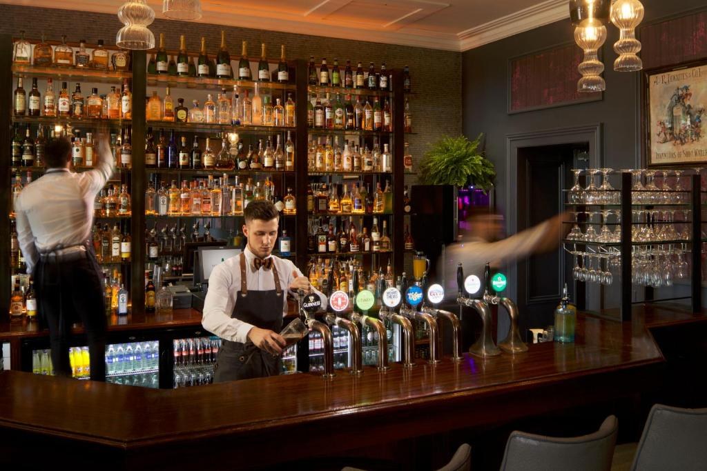 The bar at Lyrath Estate