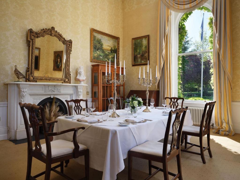 A dining room at Lyrath Estate